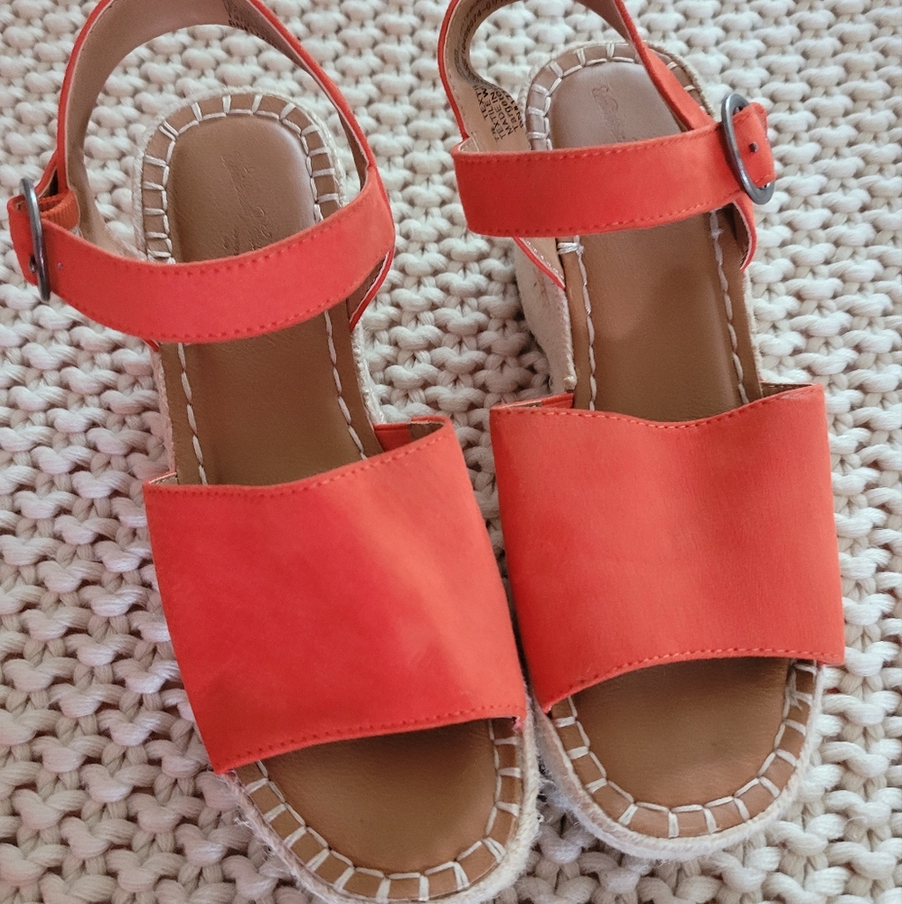 Super clean woven wedges